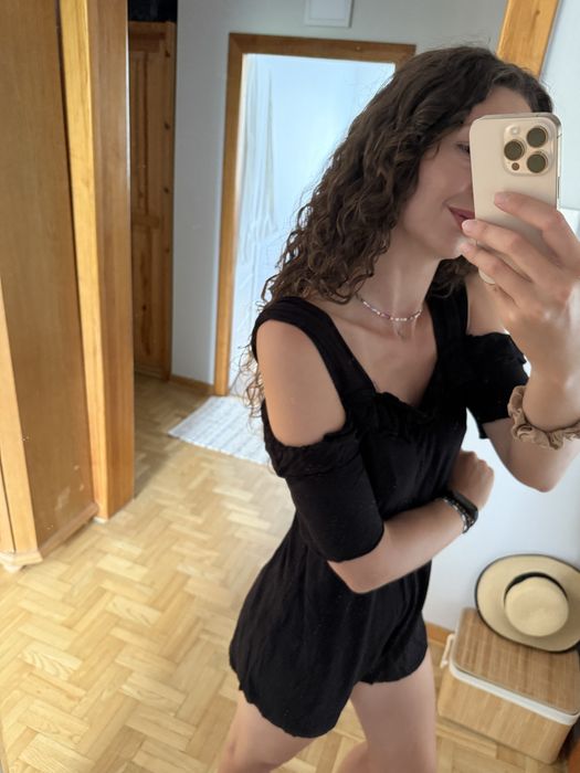 Czarny Kombinezkn na lato Stradivarius