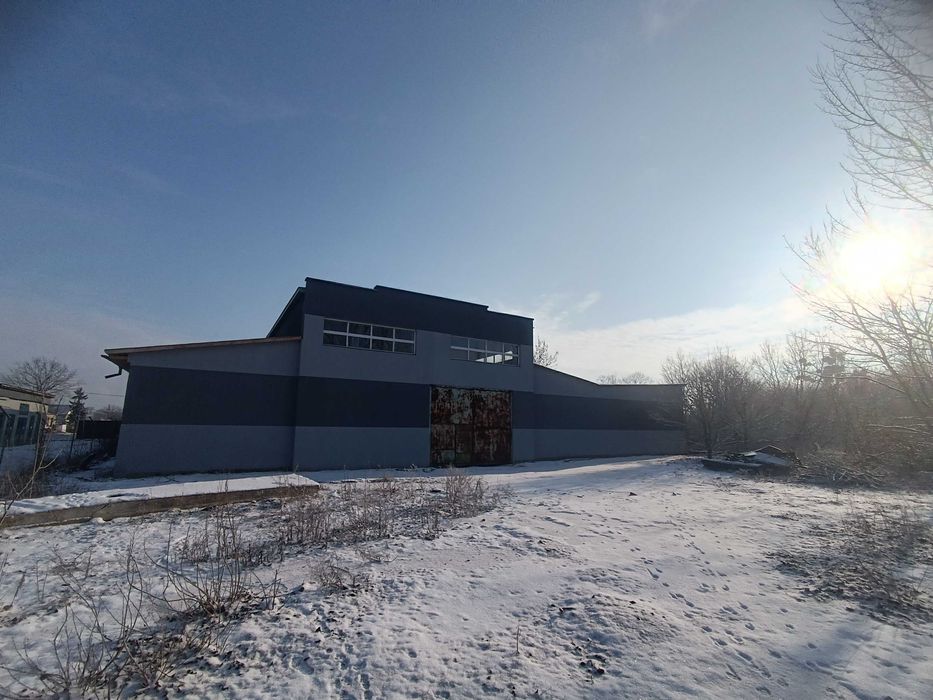 ПРОДАЖ великого 2282 кв.м ВИРОБНИЧОГО ПРИМІЩЕННЯ у Берегові, новий дах