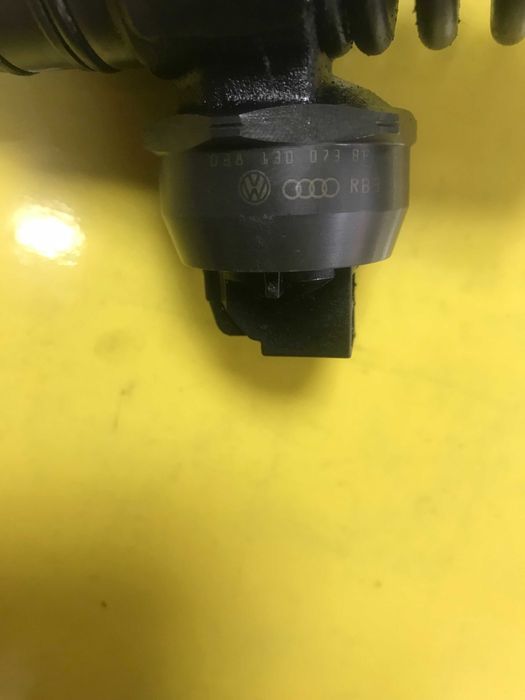 Б/у форсунка BOSCH Audi Seat Skoda 038130073BP-0414720037