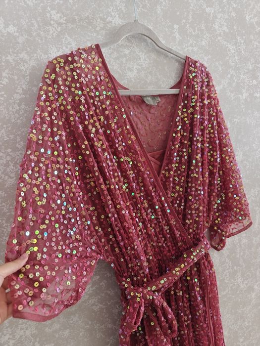 ASOS sukienka koktajlowa wieczorowa suknia cekiny różowa kopertowa