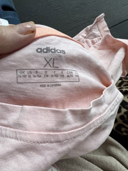 Koszulka adidas brzoskwiniowa