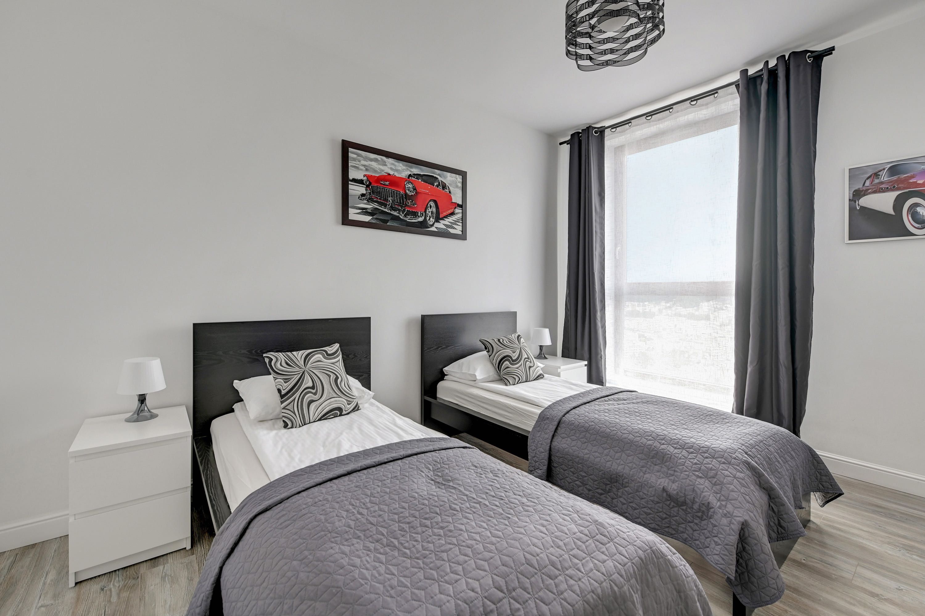 Sea Towers - widok na morze, miasto, port i plażę - hala garażowa