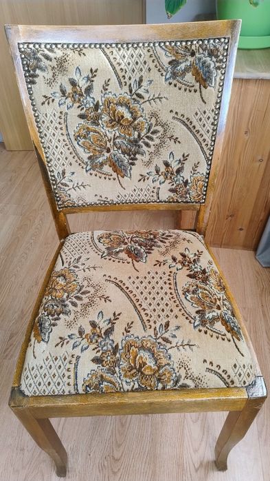 Krzesło , siedzisko na sprężynie