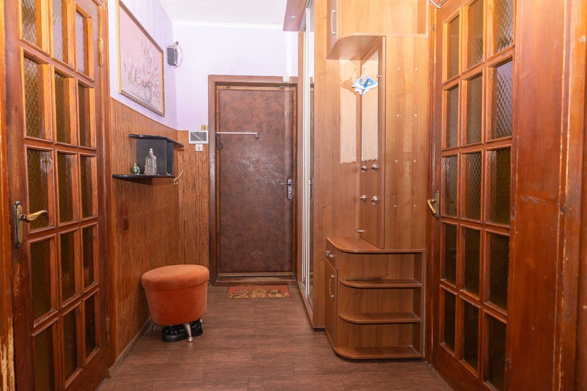 Продам 3 кімн. квартиру р-н кафе "Мерлін". Ремонт. 52000