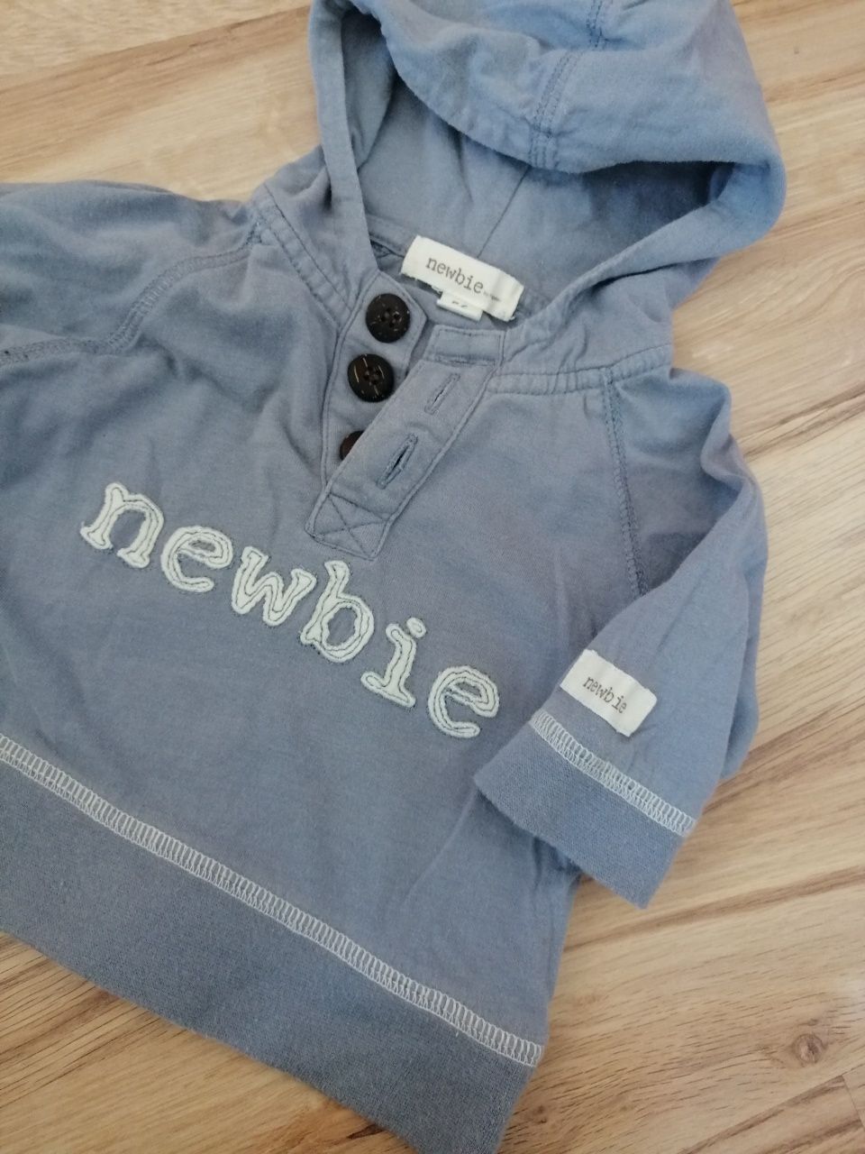 Bluzeczka chłopięca  bluza z kapturem Newbie 56
