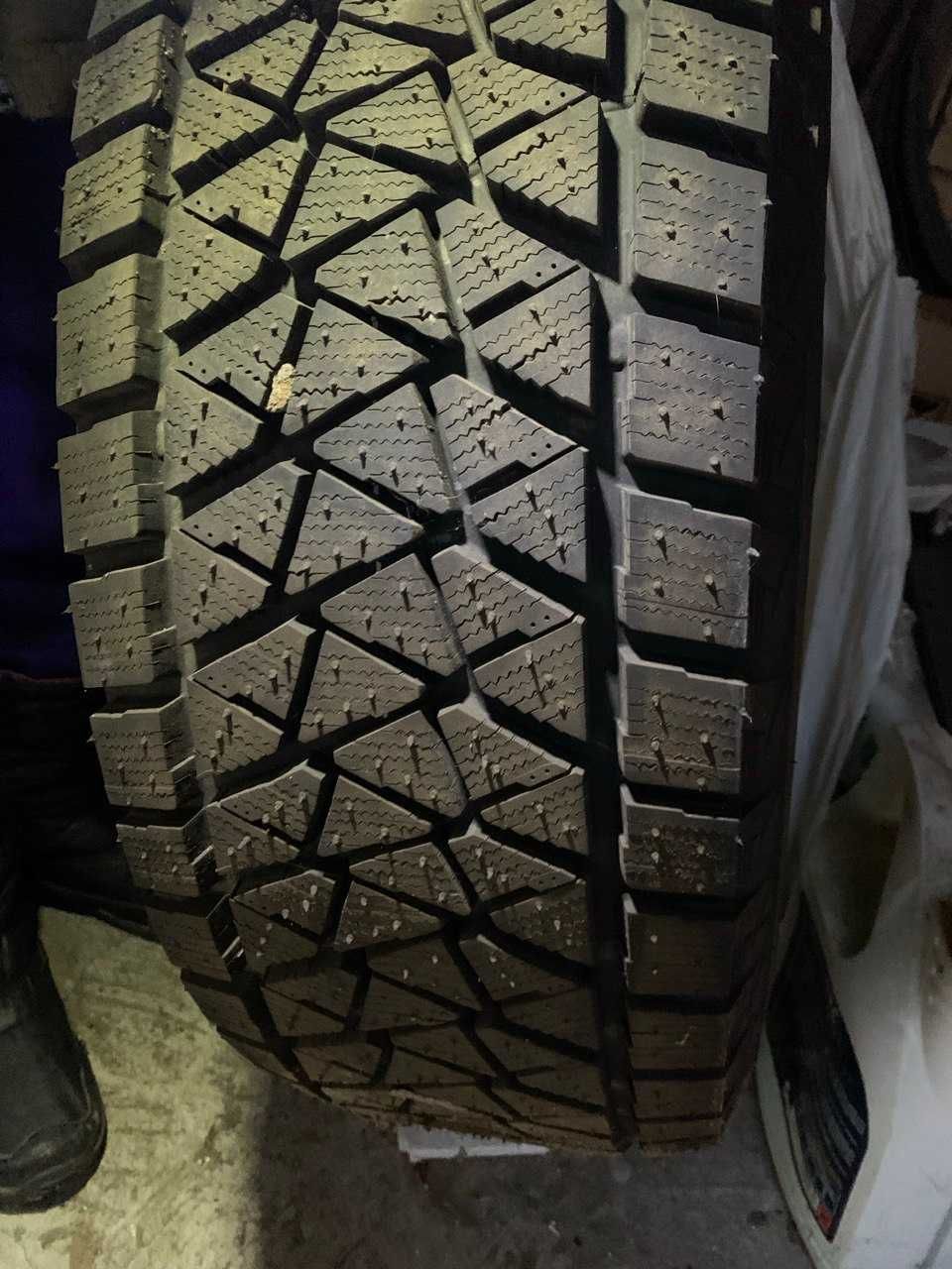 Bridgestone Blizzak DM-V2 265/70 R 16 Зима шина резина Джип Внедорожн.