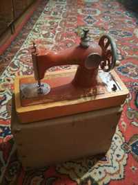 Детская швейная машинка