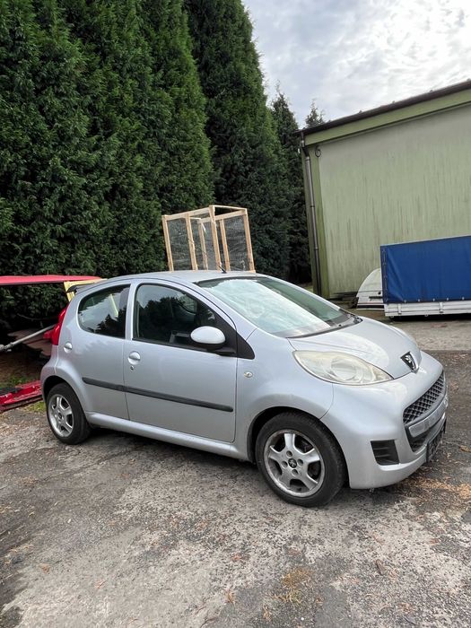 Peugeot 107 1.0 na części karoseria lampy zderzak maska drzwi błotnik