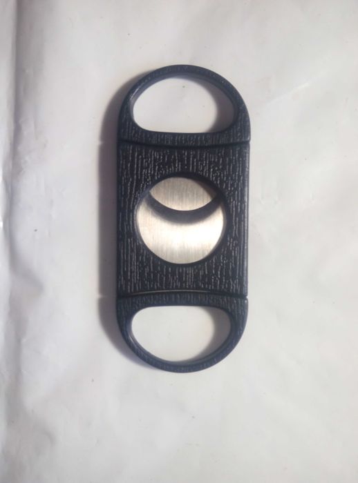 Гильотина пластиковая  новая