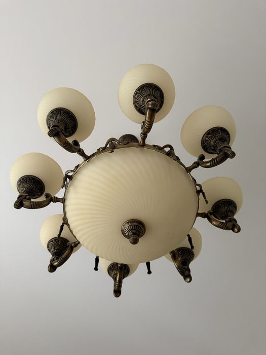 Люстра на 8 світильників. 3 однакові люстри в наявності.