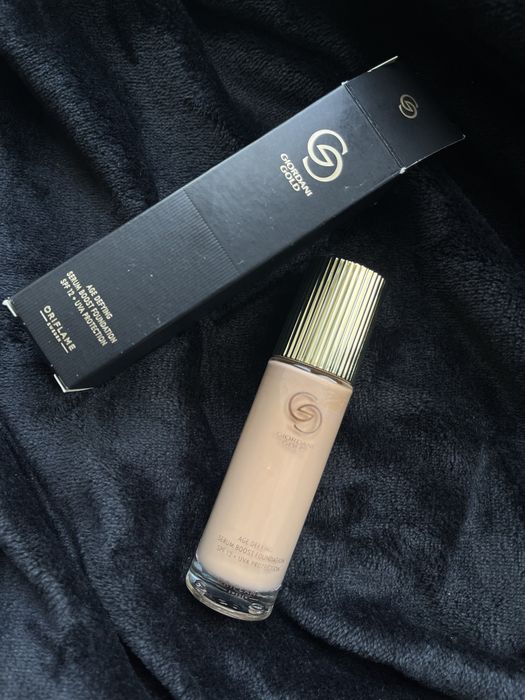 Антивікова тональна основа Giordani gold