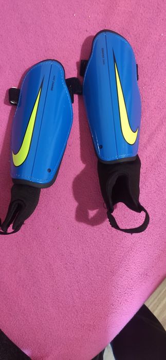 Щитки для гри в футбол