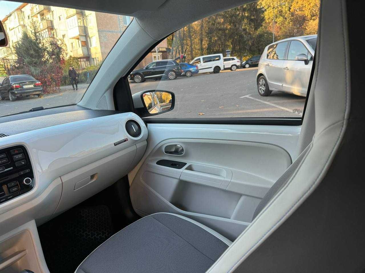 Volkswagen e-Up електро авто