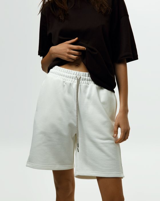 Преміальний жіночий одяг — оптом