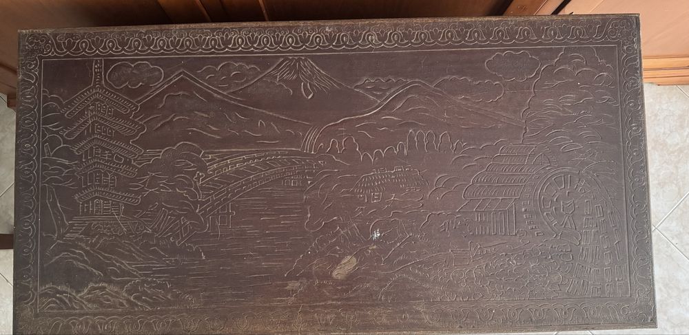 Vendo baú de madeira antigo