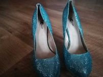 nowe eleganckie brokatowe szpilki 36