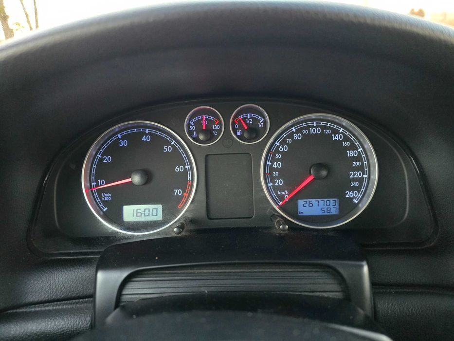 VW Passat FL .6 benzyna klimatyzacja kombi