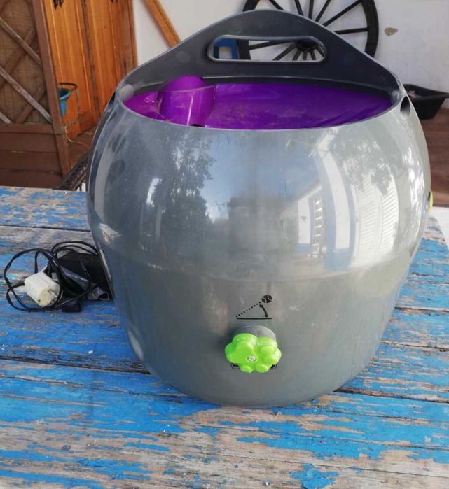 Lançador de bolas Pet Safe, como novo