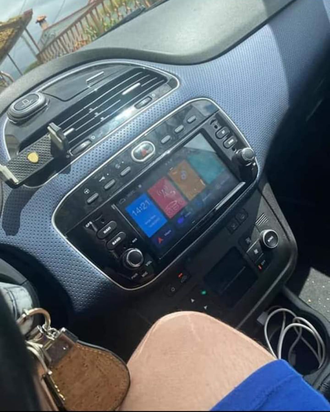 Rádio Android 13 com GPS FIAT Grande Punto/Línea (Artigo Novo)