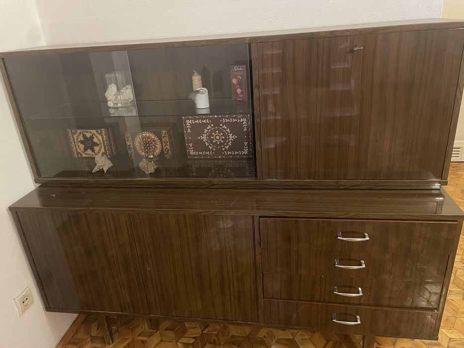 Kredens biblioteczka PRL