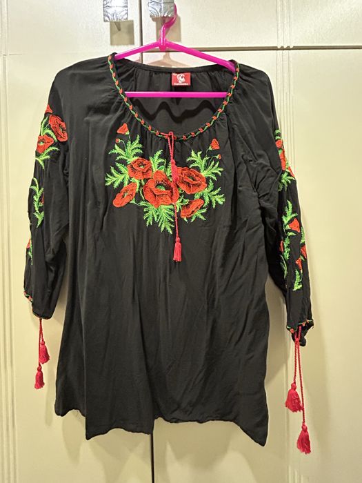 Вишиванка сіра, чорна