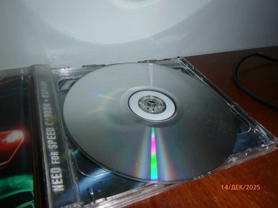 Need for Speed Carbon.  Це гоночна гра.