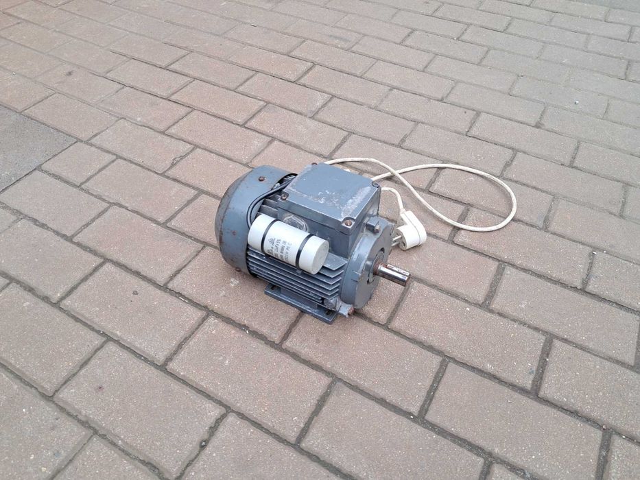 Silnik elektryczny 1,1kw 2835 obrotów 1-faz 220v,230v  .Wysyłka