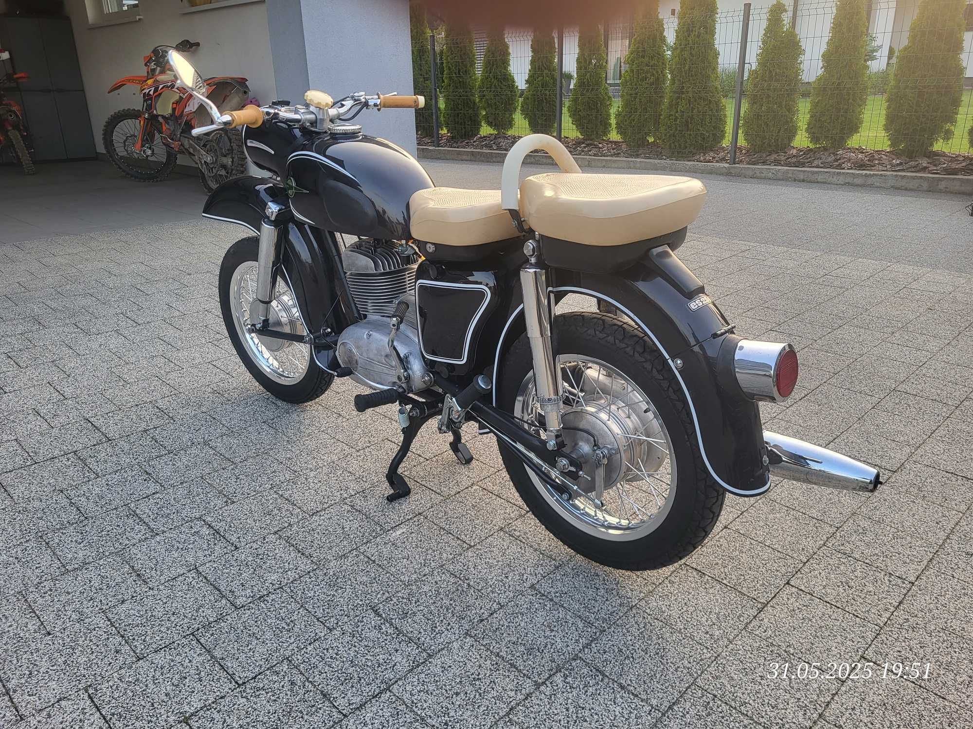 mz es250/1 jaskółka