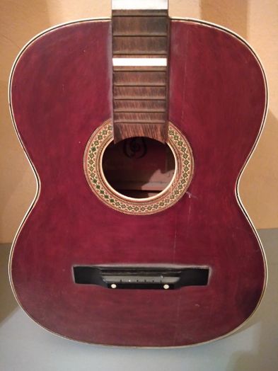 Gitara akustyczna defil