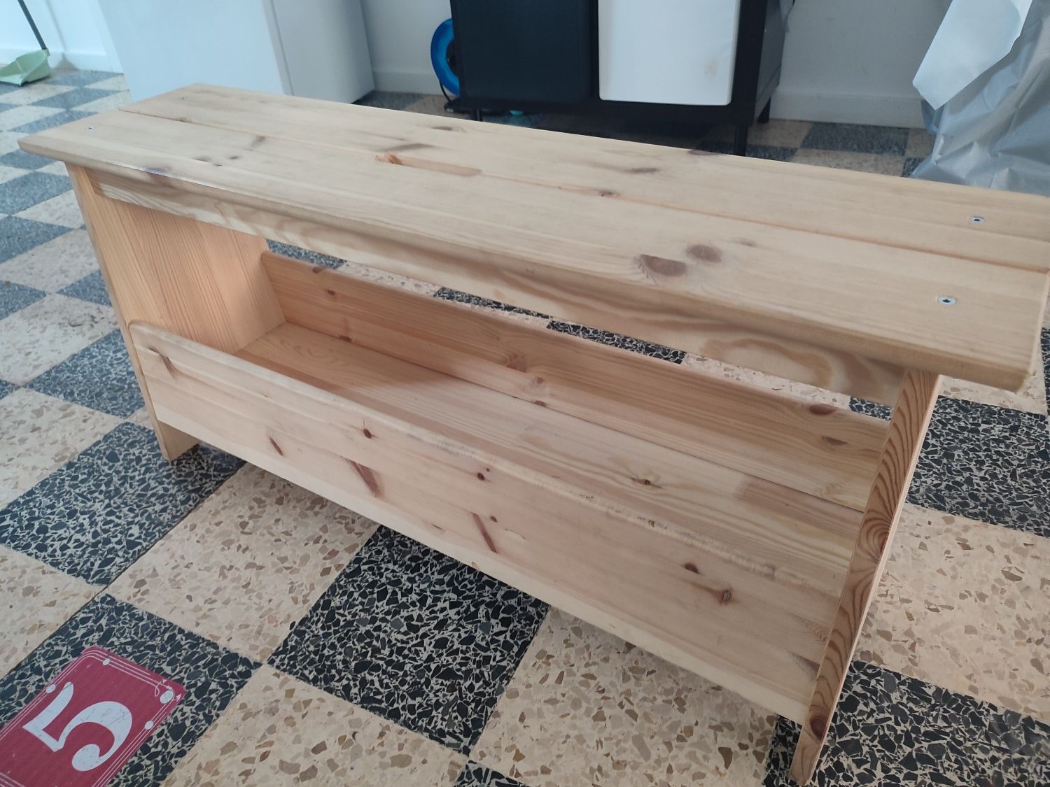 Banco com arrumação ikea