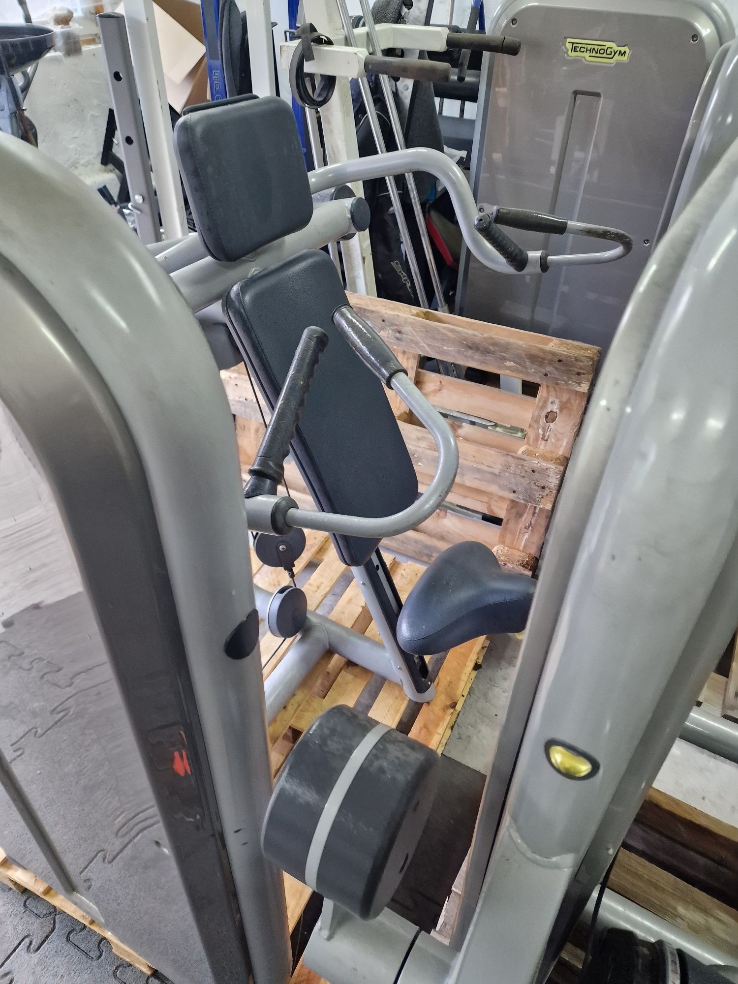 Technogym element   set 8 maszyn na siłownie