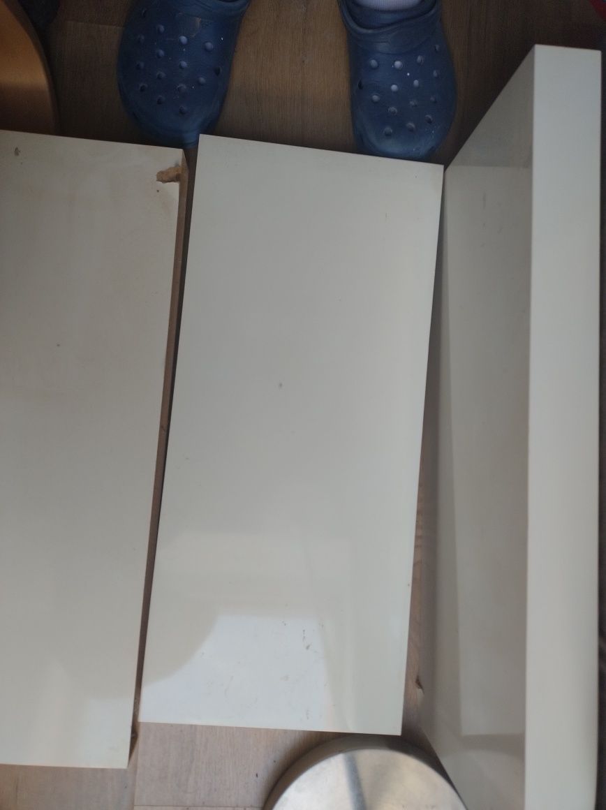 Półki kallax Ikea białe i czarne