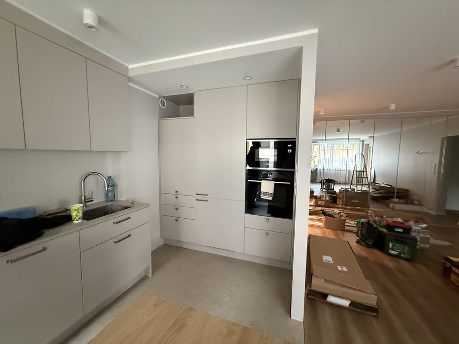 Stolarz, krótkie terminy, meble na wymiar