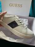 НОВІ кросівки Guess