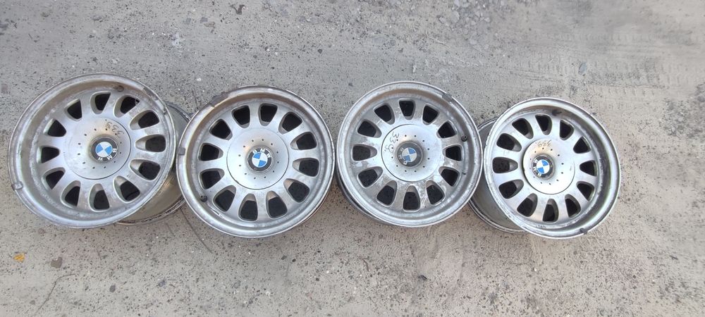 Титани на BMW R15