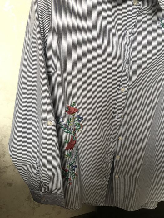 Блузка з вишивкою