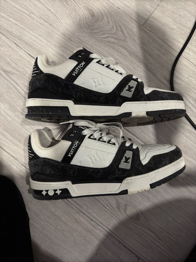 LouisVuitton black treiners