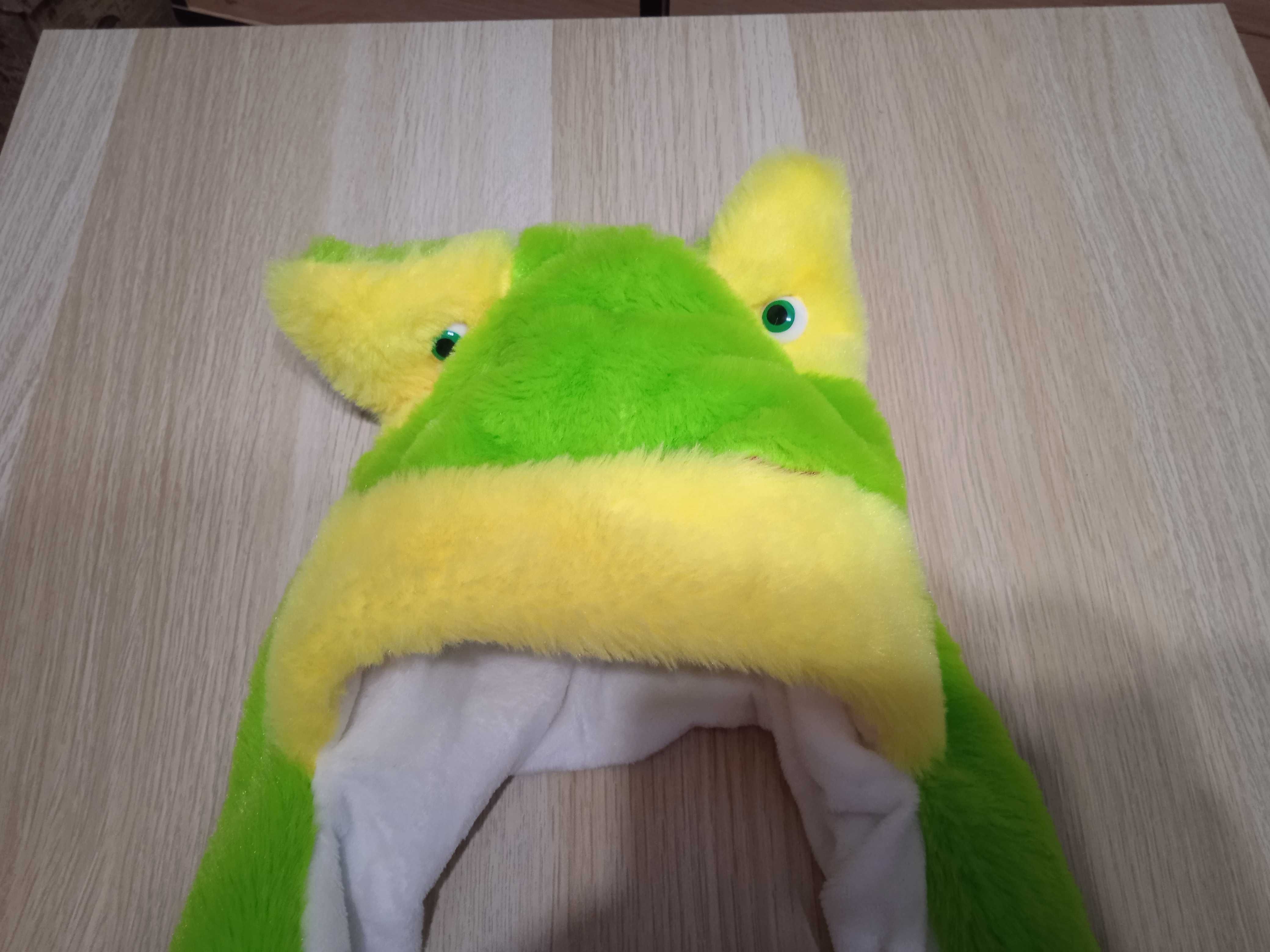 Super czapka żabka, żaba z ruchomymi oczami, stan bardzo dobry