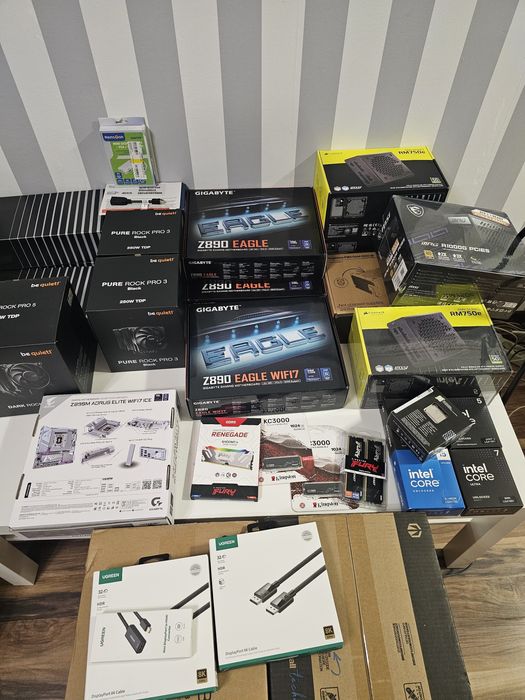 Intel Ultra 5 245K, RTX 5070 12GB GDDR7, 32GB DDR5, SSD 1TB KC3000, R