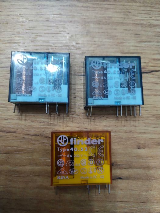 Przekaźnik Finder 40.52 8a 250v 20zł/szt.