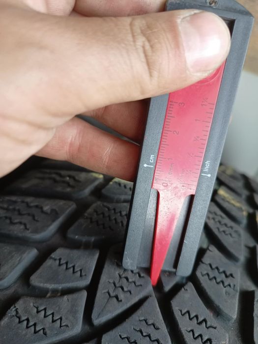 Opony wzmacniane 215/60/17C