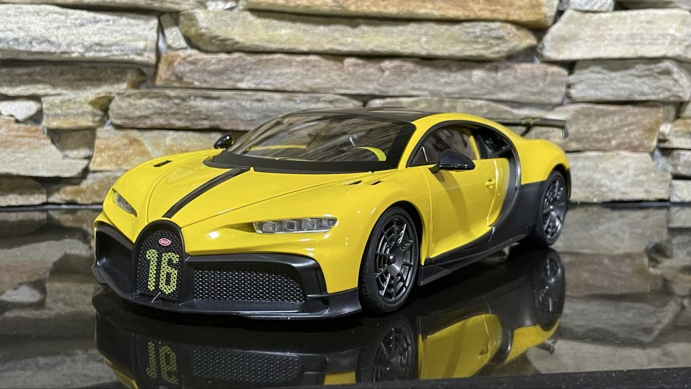 Нова 1:18 Bugatti машинка модель колекційна іграшка подарунок дитині