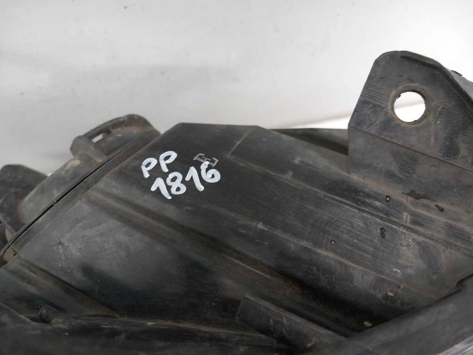 Opel Meriva B Lampa Przód Prawa