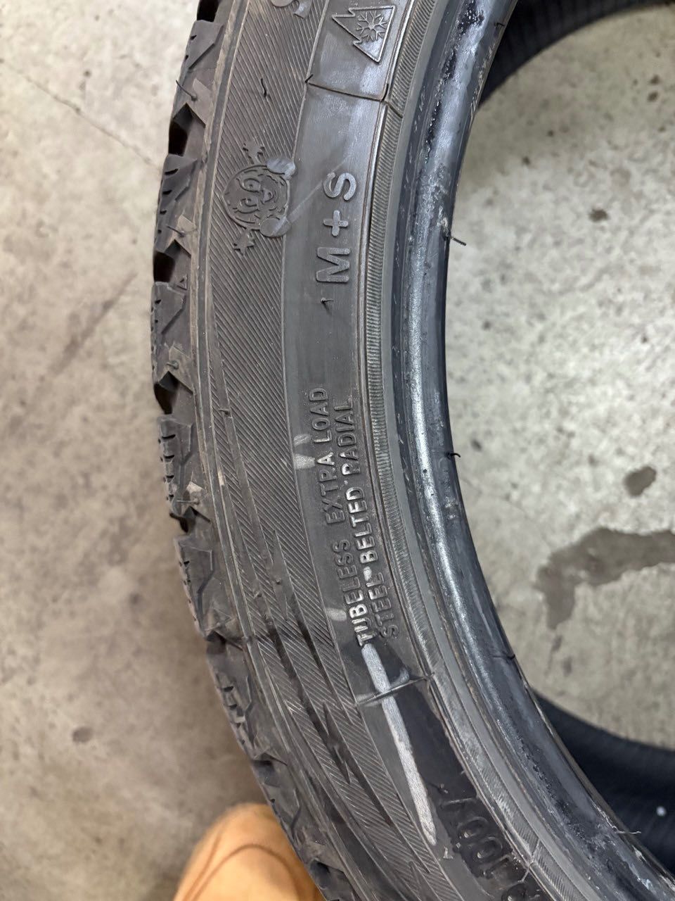 Opony zimowe TOYO Observe GSi-6 HP 255/40 R19