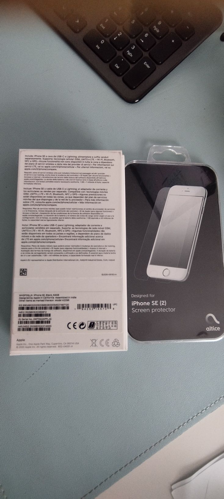 Iphone SE 2020 com película protectora