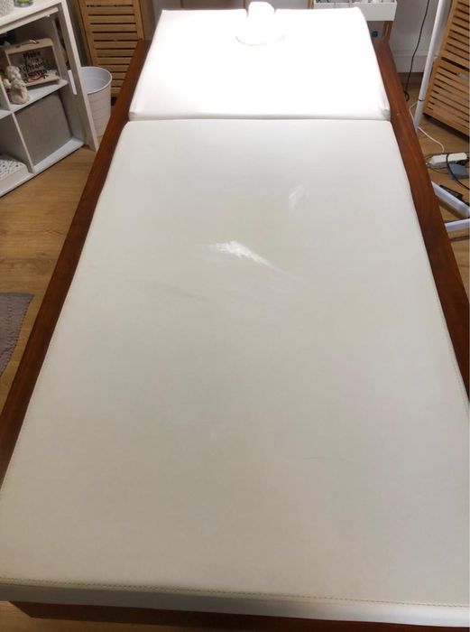 Marquesa com abertura das laterais em madeira  Spa