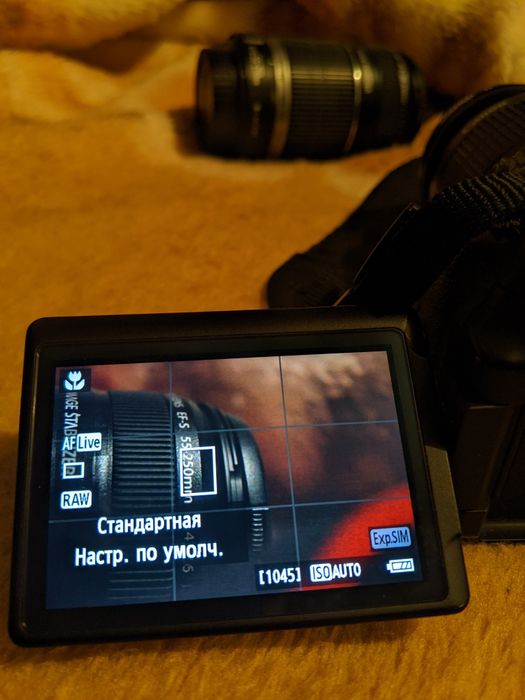 Об’єктив Canon EF-S 18-55mm f/3.5-5.6 IS II