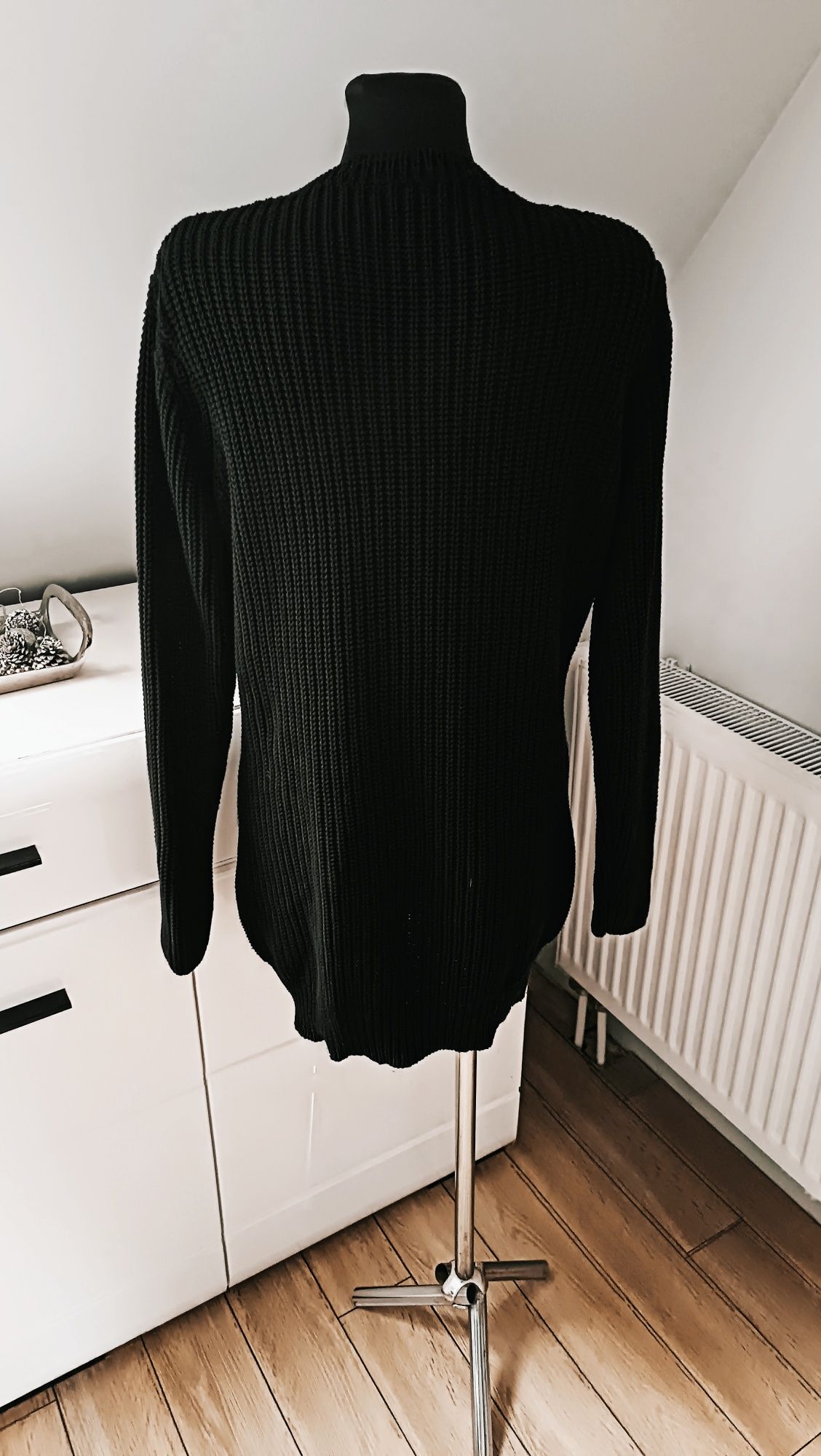Długi sweter sukienka sweterkowa