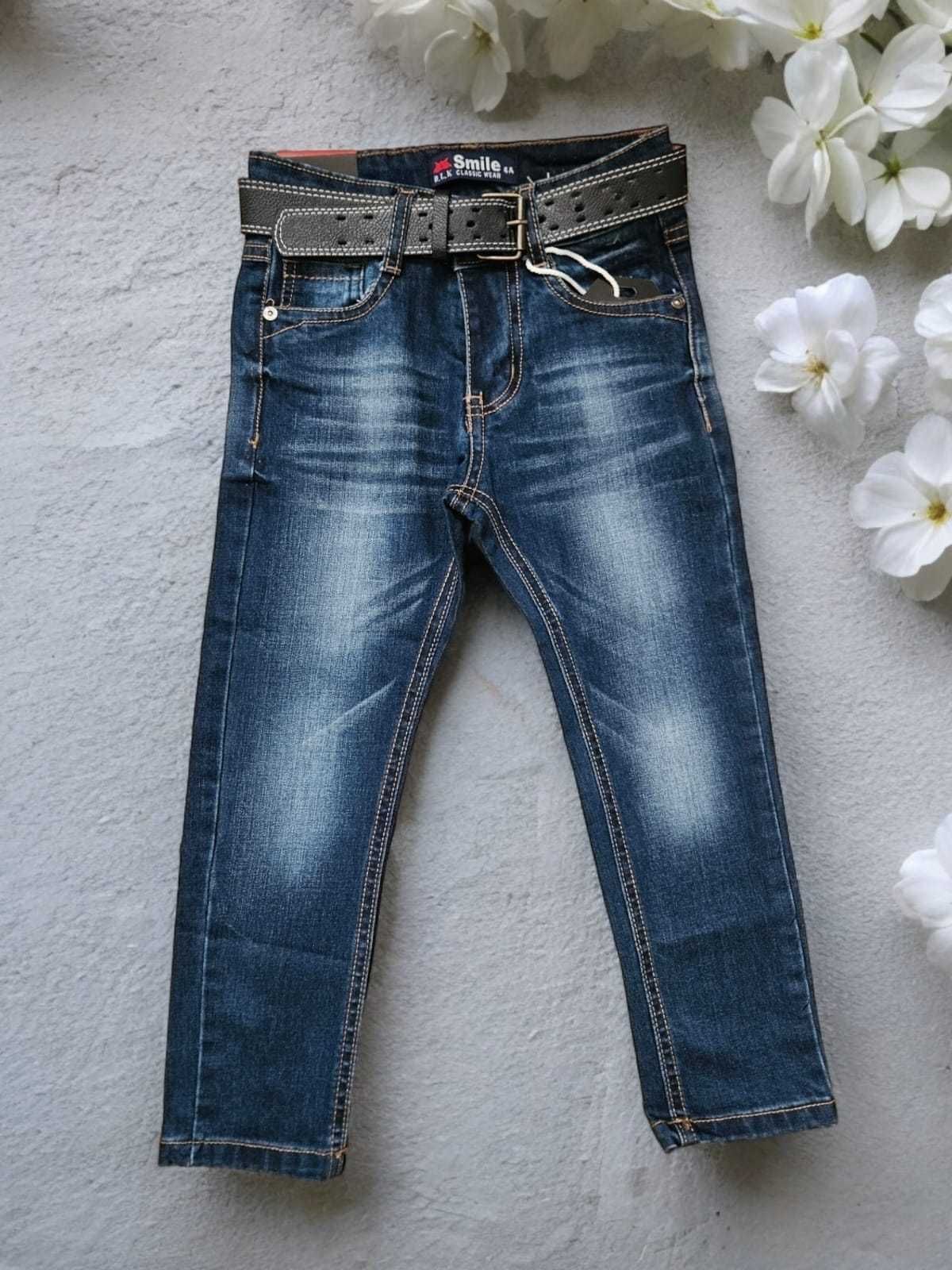 Eleganckie jeansy z przetarciami dla chłopca 4 latka