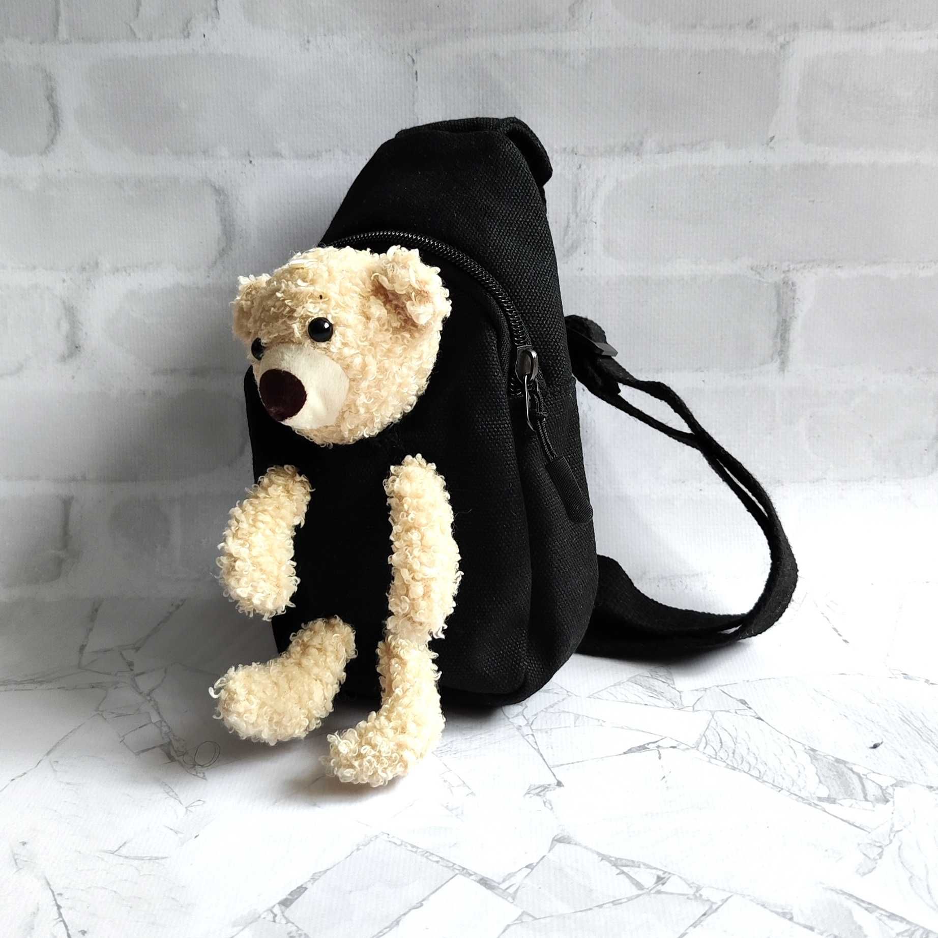 [Сумка-рюкзак дитяча з іграшкою ведмедиком] - Для дитини від 3 років!